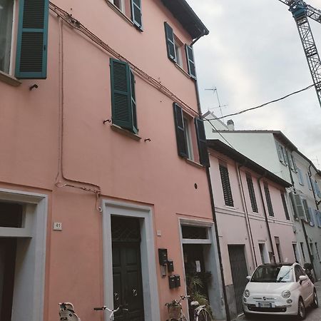 Il Nido Di Silvia A Due Passi Dal Teatro Rossini Apartment Песаро Екстериор снимка