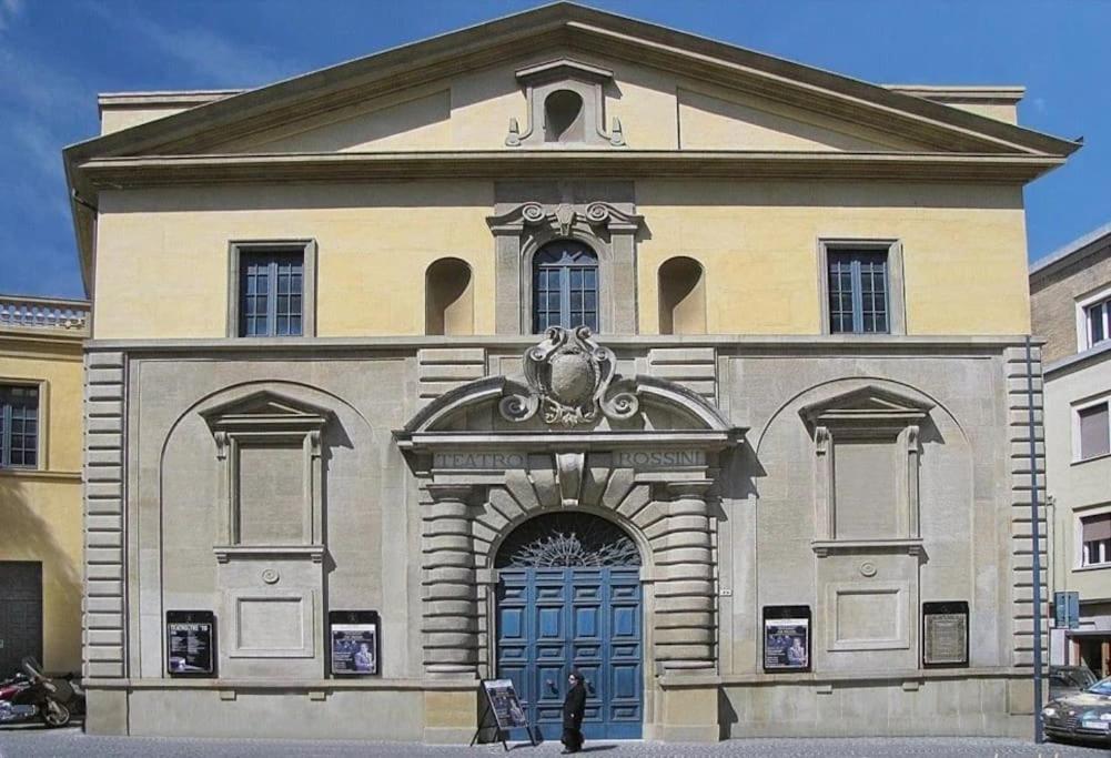 Il Nido Di Silvia A Due Passi Dal Teatro Rossini Apartment Песаро Екстериор снимка